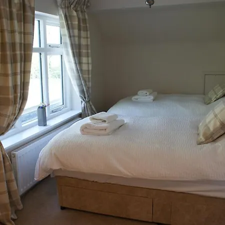 Spacious 4 Bed Family In Parkland Setting