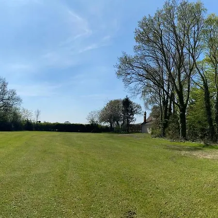 Spacious 4 Bed Family In Parkland Setting