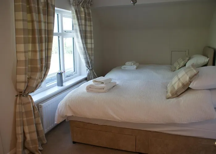 Spacious 4 Bed Family In Parkland Setting